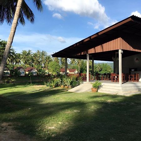 Готель Khao Lak Golden Coconut Екстер'єр фото