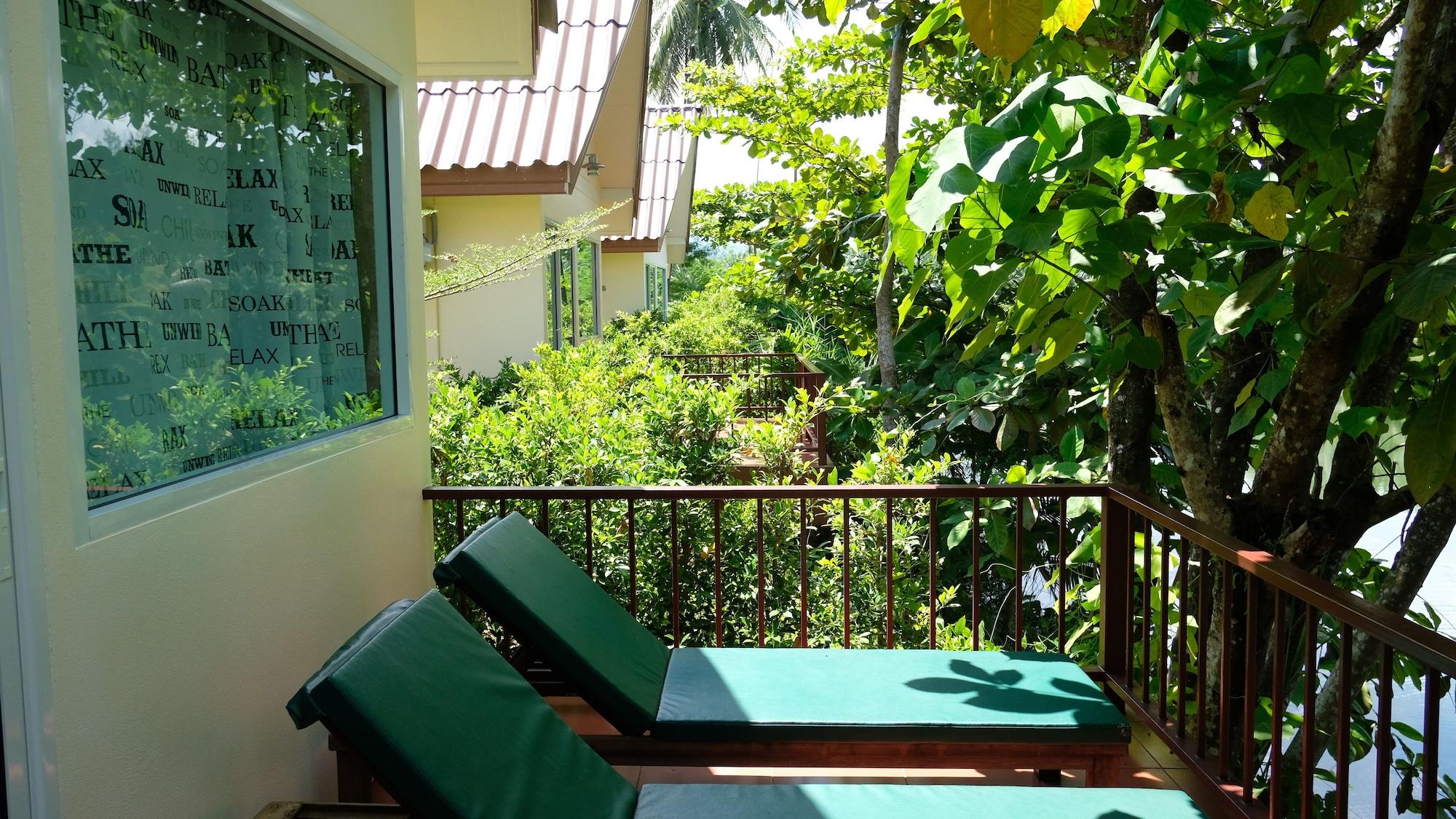 Готель Khao Lak Golden Coconut Екстер'єр фото