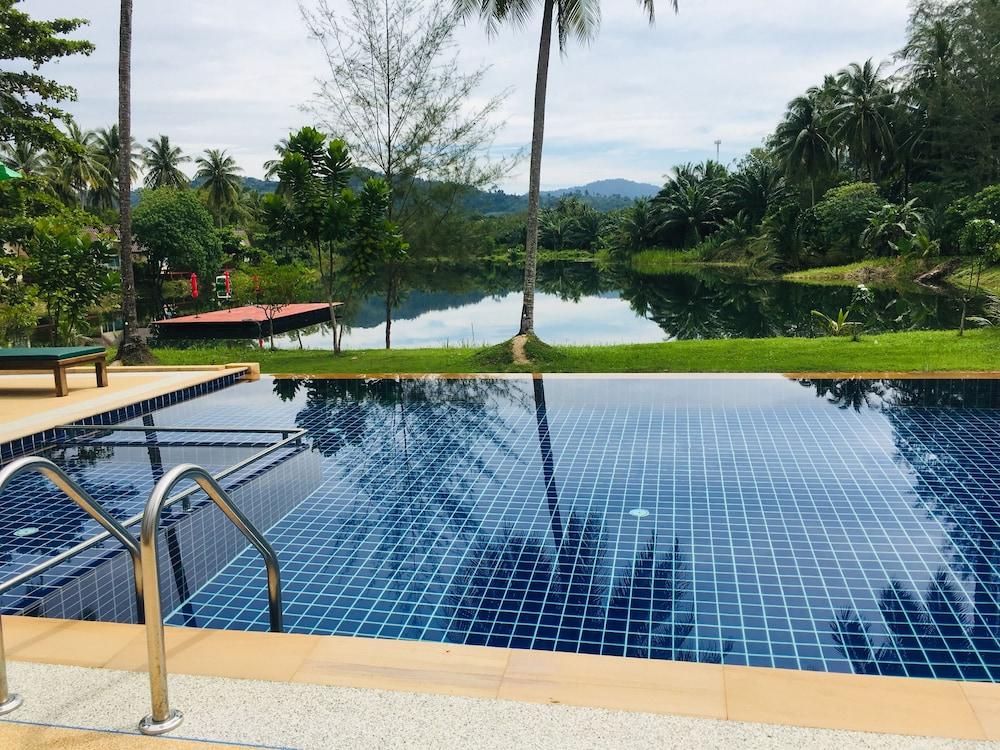 Готель Khao Lak Golden Coconut Екстер'єр фото