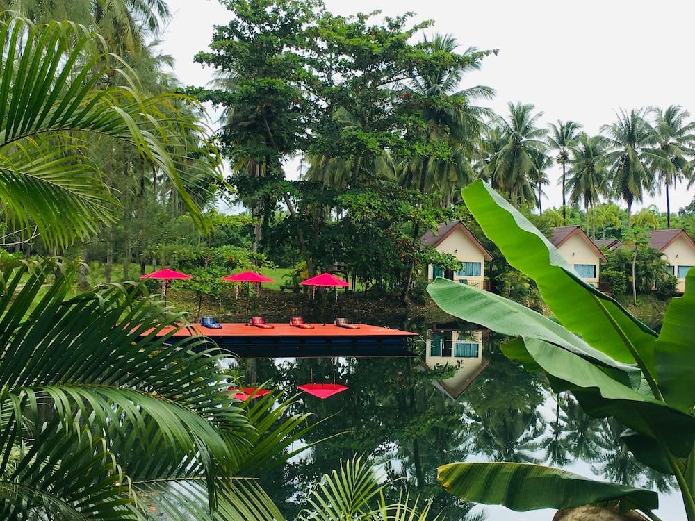 Готель Khao Lak Golden Coconut Екстер'єр фото