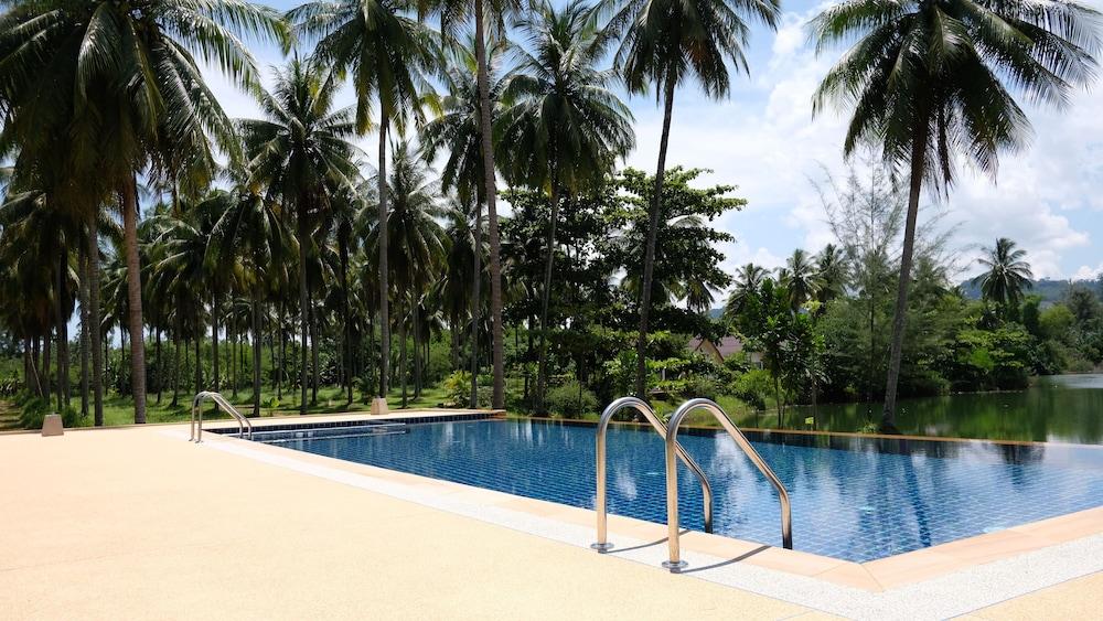 Готель Khao Lak Golden Coconut Екстер'єр фото