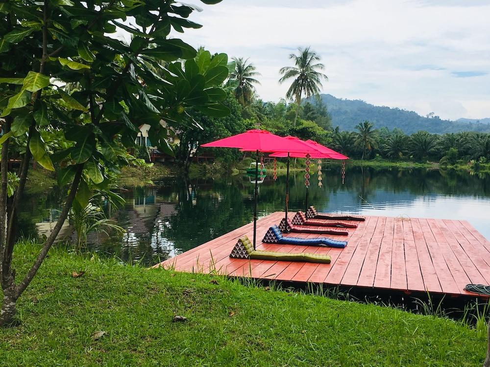 Готель Khao Lak Golden Coconut Екстер'єр фото