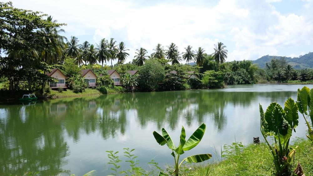 Готель Khao Lak Golden Coconut Екстер'єр фото