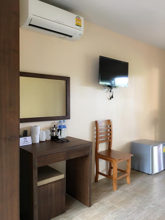 Готель Khao Lak Golden Coconut Екстер'єр фото