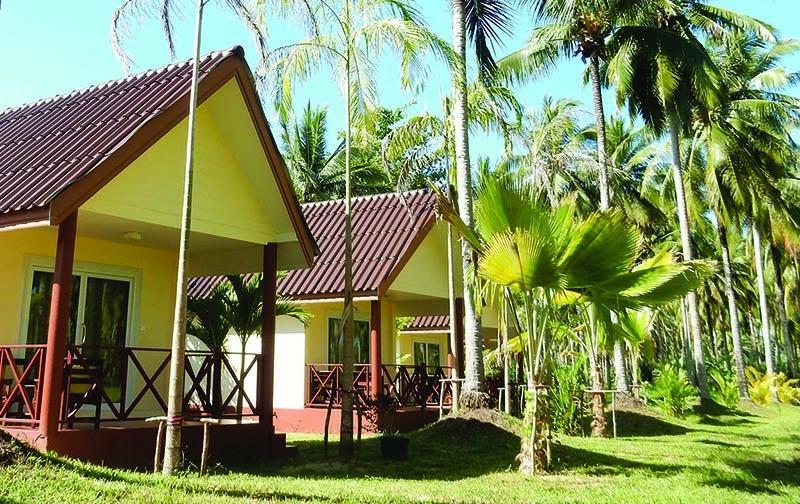 Готель Khao Lak Golden Coconut Екстер'єр фото