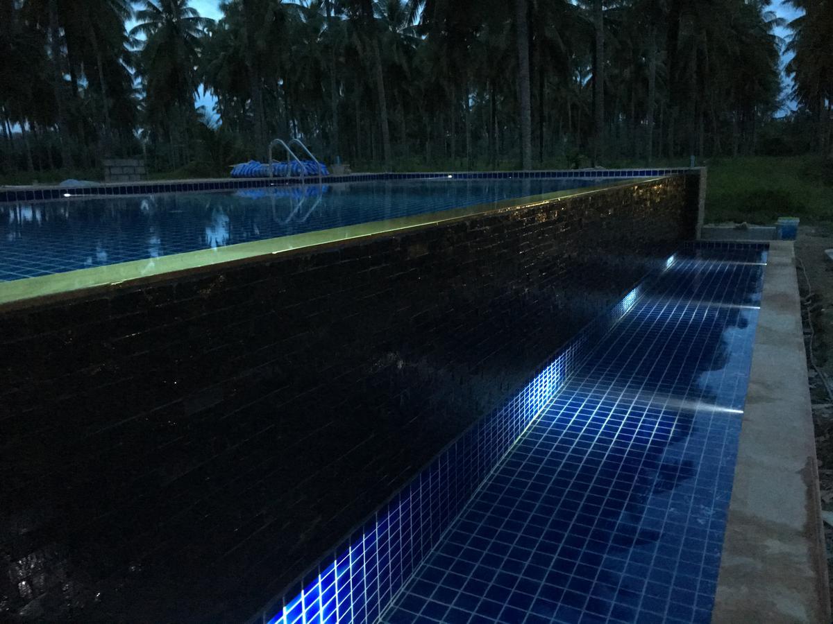 Готель Khao Lak Golden Coconut Екстер'єр фото