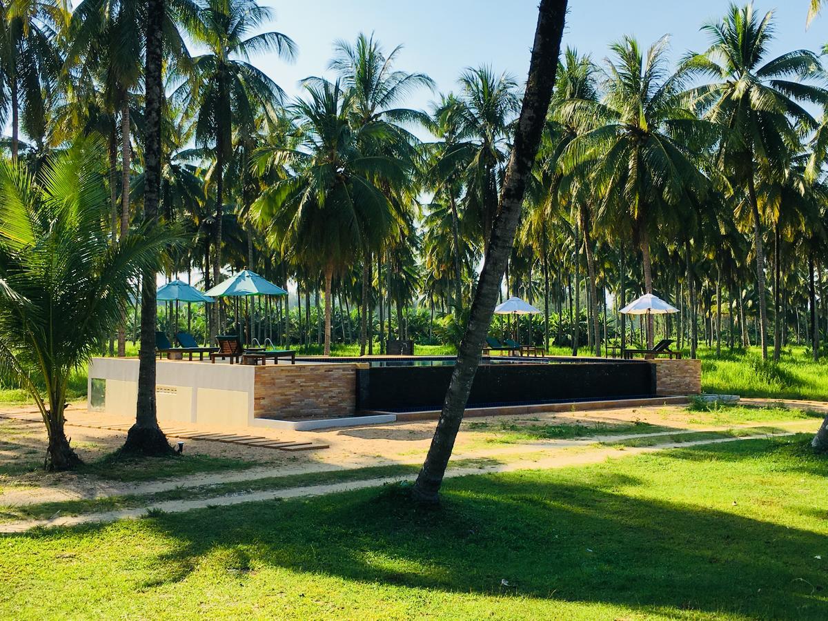 Готель Khao Lak Golden Coconut Екстер'єр фото