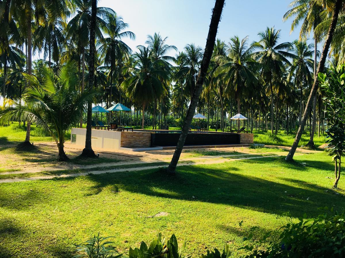Готель Khao Lak Golden Coconut Екстер'єр фото